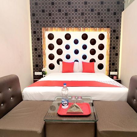 Oyo 14829 Hotel J Cruise Ludhiana Bagian luar foto