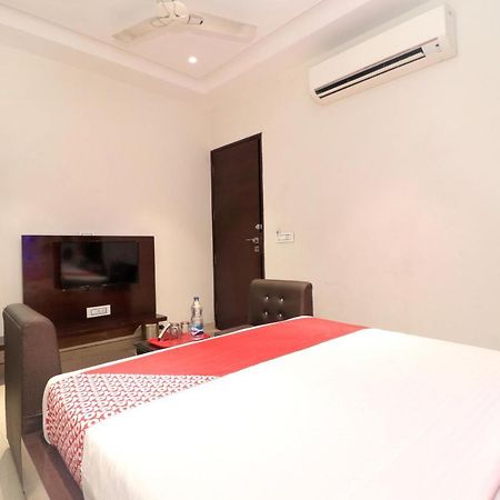 Oyo 14829 Hotel J Cruise Ludhiana Bagian luar foto