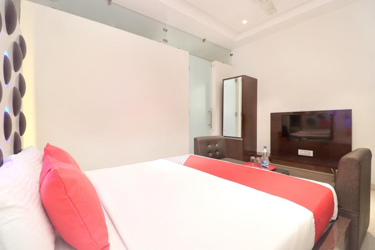 Oyo 14829 Hotel J Cruise Ludhiana Bagian luar foto