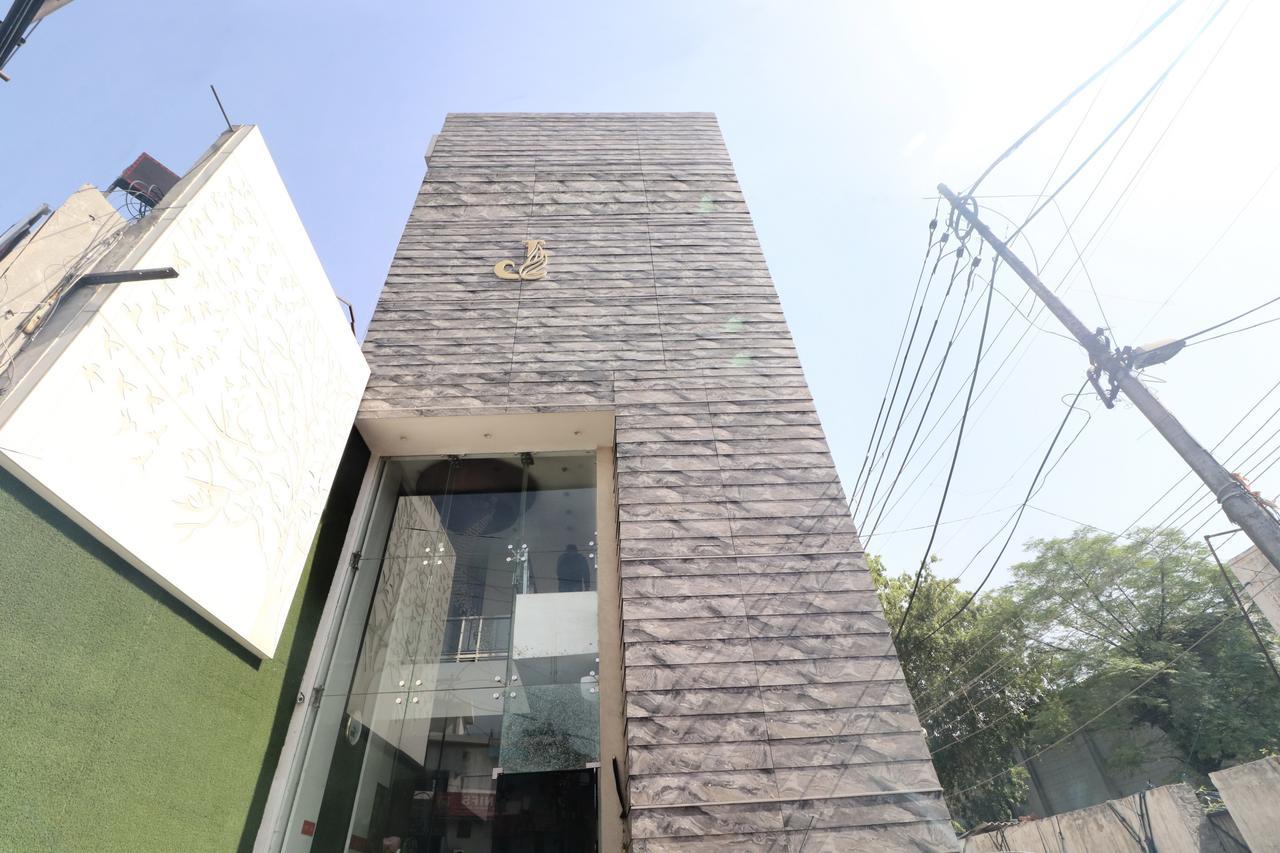 Oyo 14829 Hotel J Cruise Ludhiana Bagian luar foto