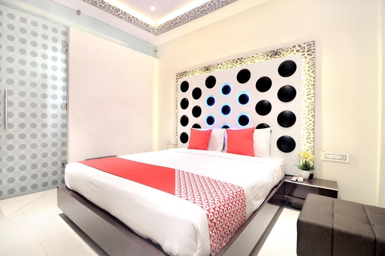 Oyo 14829 Hotel J Cruise Ludhiana Bagian luar foto